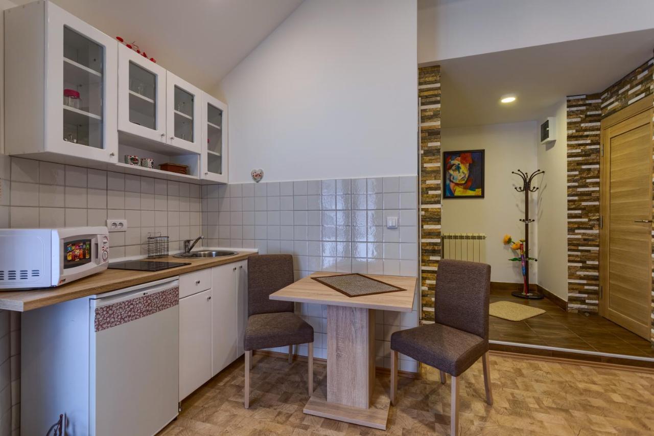 זלאטיבור Omiljeni Apartments מראה חיצוני תמונה